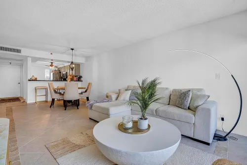 062a3bad5ca2ba637d310e621c413c5c-uncropped_scaled_within_1536_1152