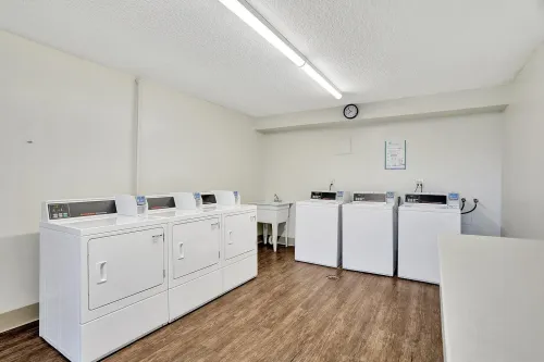 0fa6b3ad8da92b752b1c7deb8fe710cb-uncropped_scaled_within_1536_1152