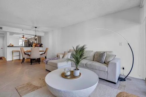 16806d631fe3c761b3d3fdf1ae84e2f2-uncropped_scaled_within_1536_1152