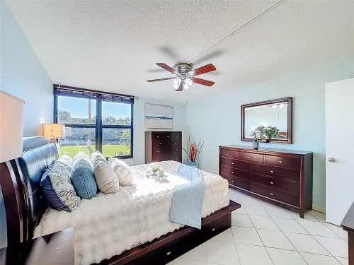 1e281972c5a7fbaef4aca5885e5e8a9f-uncropped_scaled_within_1536_1152