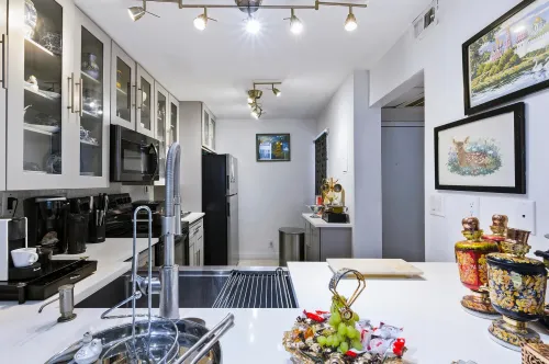 3d818253ab63fe337beb2e785975030f-uncropped_scaled_within_1536_1152