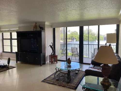 45e1e63838998baefd1c7dd93300bd26-uncropped_scaled_within_1344_1008