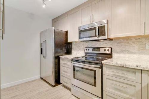 9-royal-palm-way-unit-105-boca-raton-fl-building-photo