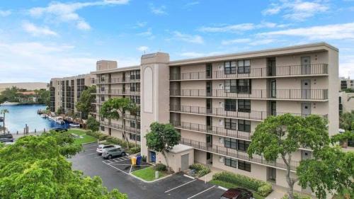 9-royal-palm-way-unit-105-boca-raton-fl-building-photo_12