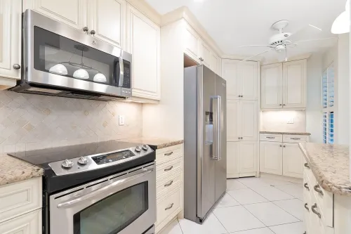 a4be93e6316f09cef3710ccd0d206a4c-uncropped_scaled_within_1344_1008