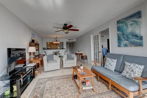 dc6fef00e3dd6b119dfc015334b6f72a-uncropped_scaled_within_1344_1008