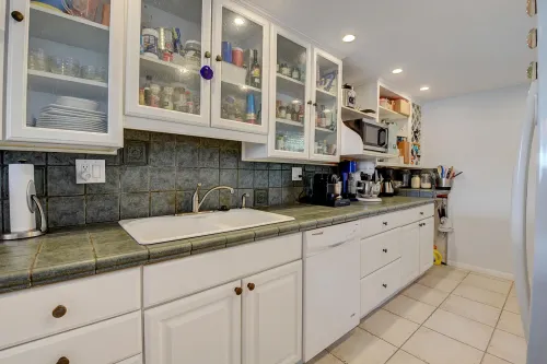 f3fe5ea82b5801bc389b96f4c00959be-uncropped_scaled_within_1344_1008