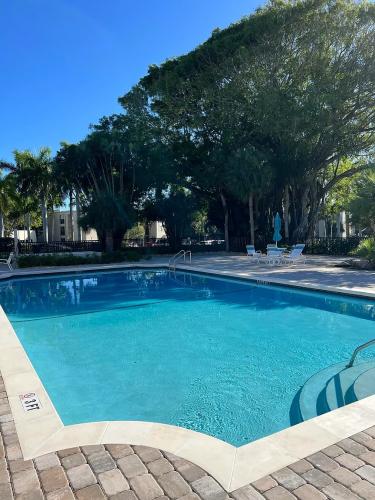 fc5702c9f9759eb35410a23fe69b576e-uncropped_scaled_within_1536_1152